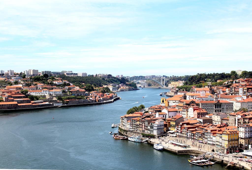 Surfivor Porto Surf Hostel Exterior photo